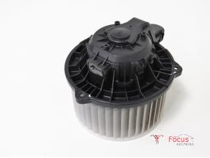Gebruikte Kachel Ventilatiemotor Kia Cee'd (JDB5) 1.4i 16V Prijs € 50,00 Margeregeling aangeboden door Focus Automotive