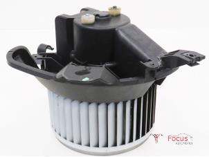 Gebruikte Kachel Ventilatiemotor Fiat Punto III (199) 1.3 JTD Multijet Start&Stop 16V Prijs € 30,00 Margeregeling aangeboden door Focus Automotive