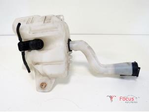 Gebruikte Ruitensproeiertank voor Fiat Punto III (199) 1.3 JTD Multijet Start&Stop 16V Prijs € 10,00 Margeregeling aangeboden door Focus Automotive