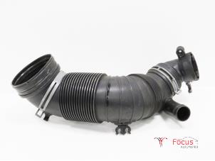 Gebruikte Turbo Pijp Volkswagen Eos (1F7/F8) 2.0 TDI DPF Prijs € 20,00 Margeregeling aangeboden door Focus Automotive