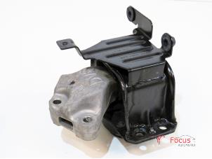 Gebruikte Motorsteun Peugeot Partner Tepee (7A/B/C/D/E/F/G/J/P/S) 1.6 HDI 90 16V Phase 1 Prijs € 20,00 Margeregeling aangeboden door Focus Automotive