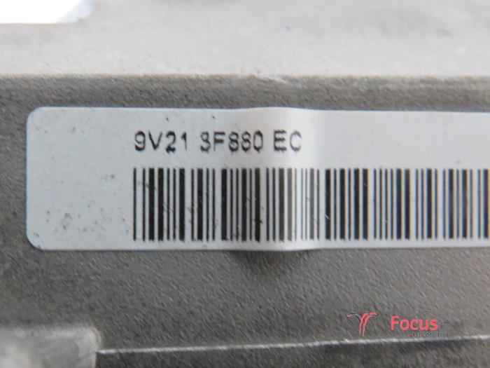 Kontaktslot + computer van een Ford Fiesta 6 (JA8) 1.6 TDCi 16V 95 2010