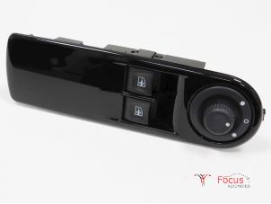 Gebruikte Combischakelaar ramen Renault Clio IV Estate/Grandtour (7R) 0.9 Energy TCE 12V Prijs € 14,95 Margeregeling aangeboden door Focus Automotive