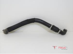 Gebruikte Intercooler Buis Ford Transit Custom 2.2 TDCi 16V FWD Prijs € 50,00 Margeregeling aangeboden door Focus Automotive