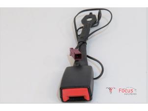 Gebruikte Veiligheidsgordel Insteek links-voor Ford Fiesta 6 (JA8) 1.25 16V Prijs € 25,00 Margeregeling aangeboden door Focus Automotive