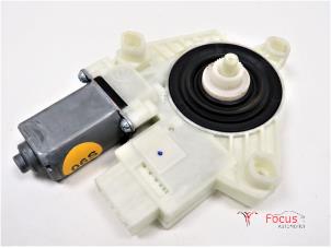 Gebruikte Motor electrisch raam Volkswagen Golf VII (AUA) 1.6 TDI 16V Prijs € 6,95 Margeregeling aangeboden door Focus Automotive