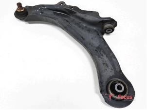 Gebruikte Draagarm links-voor Renault Captur (2R) 0.9 Energy TCE 12V Prijs € 14,99 Margeregeling aangeboden door Focus Automotive