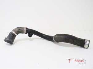 Gebruikte Intercooler Slang Volkswagen Transporter T5 2.0 TDI DRF Prijs € 34,95 Margeregeling aangeboden door Focus Automotive