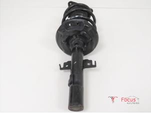 Gebruikte Mac Phersonpoot rechts-voor Renault Scénic IV (RFAJ) 1.2 TCE 115 16V Prijs € 100,00 Margeregeling aangeboden door Focus Automotive