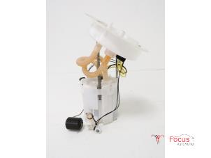 Gebruikte Tank element Pomp BMW 1 serie (F20) 116d 1.5 12V TwinPower Prijs € 24,95 Margeregeling aangeboden door Focus Automotive
