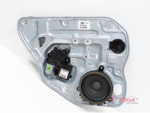 Gebruikte Ruitmechaniek 4Deurs links-achter Volvo V50 (MW) 2.0 16V Prijs € 25,00 Margeregeling aangeboden door Focus Automotive