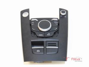 Gebruikte MMI schakelaar Audi A3 Sportback (8VA/8VF) 1.6 TDI 16V Prijs € 175,00 Margeregeling aangeboden door Focus Automotive