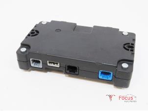 Gebruikte Bluetooth module Renault Twingo II (CN) 1.2 16V Prijs € 45,00 Margeregeling aangeboden door Focus Automotive