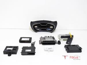 Gebruikte Kontaktslot + computer Renault Captur (2R) 1.5 Energy dCi 90 FAP Prijs € 300,00 Margeregeling aangeboden door Focus Automotive