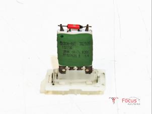 Gebruikte Kachel Weerstand Peugeot 107 1.0 12V Prijs € 5,00 Margeregeling aangeboden door Focus Automotive