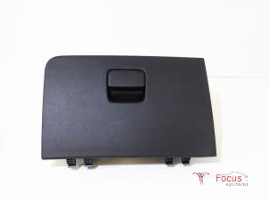 Gebruikte Dashboardkastje Kia Picanto (JA) 1.2 16V Prijs € 30,00 Margeregeling aangeboden door Focus Automotive