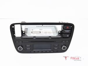 Gebruikte Radio CD Speler Seat Mii 1.0 12V Prijs € 100,00 Margeregeling aangeboden door Focus Automotive