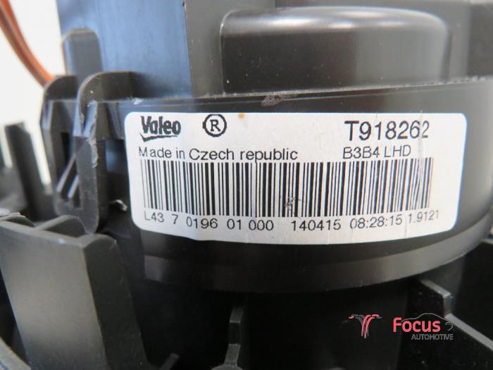 Kachel Ventilatiemotor van een Toyota Aygo (B40) 1.0 12V VVT-i 2015