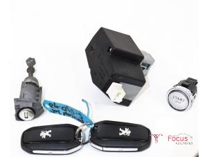 Gebruikte Kontaktslot + Sleutel Peugeot 308 (L3/L8/LB/LH/LP) 1.6 16V THP Prijs € 75,00 Margeregeling aangeboden door Focus Automotive