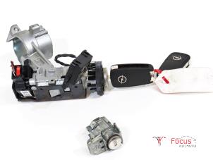 Gebruikte Kontaktslot + Sleutel Opel Corsa E 1.2 16V Prijs € 50,00 Margeregeling aangeboden door Focus Automotive