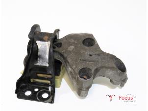 Gebruikte Motorsteun Renault Kangoo Express (FW) 1.5 dCi 70 Prijs € 25,00 Margeregeling aangeboden door Focus Automotive