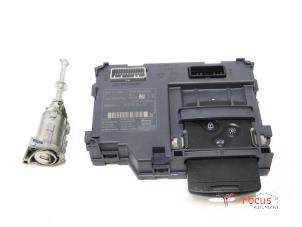 Gebruikte Kontaktslot + Sleutel Renault Clio IV (5R) 0.9 Energy TCE 90 12V Prijs € 55,00 Margeregeling aangeboden door Focus Automotive