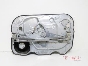 Gebruikte Ruitmechaniek 4Deurs links-voor Ford Focus 2 1.6 TDCi 16V 90 Prijs € 35,00 Margeregeling aangeboden door Focus Automotive