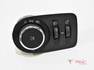 Gebruikte Licht Schakelaar Opel Corsa D 1.0 Prijs € 5,00 Margeregeling aangeboden door Focus Automotive