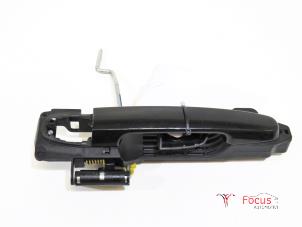 Gebruikte Portiergreep 4Deurs links-voor Peugeot 108 1.0 12V VVT-i Prijs € 45,00 Margeregeling aangeboden door Focus Automotive
