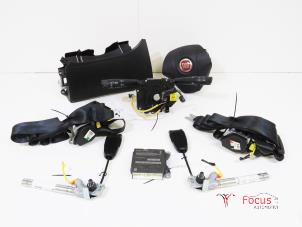 Gebruikte Airbag Set + Module Fiat Punto Evo (199) 1.2 Euro 5 Prijs € 350,00 Margeregeling aangeboden door Focus Automotive