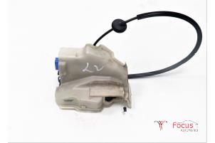 Gebruikte Deurslot Mechaniek 2Deurs links Volkswagen Golf V (1K1) 1.4 FSI 16V Prijs € 30,00 Margeregeling aangeboden door Focus Automotive