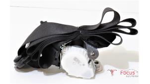 Gebruikte Veiligheidsgordel rechts-voor BMW 1 serie (F20) 116d 2.0 16V Prijs € 9,95 Margeregeling aangeboden door Focus Automotive
