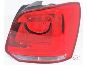 Gebruikte Achterlicht rechts Volkswagen Polo V (6R) 1.2 12V BlueMotion Technology Prijs € 35,00 Margeregeling aangeboden door Focus Automotive