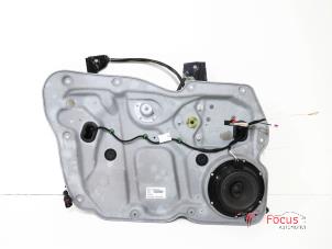 Gebruikte Ruitmechaniek 2Deurs links-voor Volkswagen Caddy III (2KA,2KH,2CA,2CH) 1.6 TDI 16V Prijs € 35,00 Margeregeling aangeboden door Focus Automotive