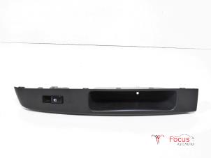 Gebruikte Ruit schakelaar elektrisch Chevrolet Spark 1.0 16V Bifuel Prijs € 5,00 Margeregeling aangeboden door Focus Automotive