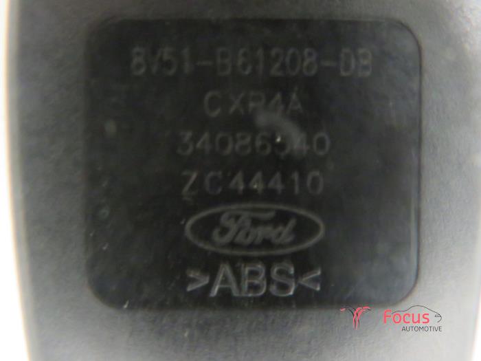 Veiligheidsgordel Insteek rechts-voor van een Ford Fiesta 6 (JA8) 1.25 16V 2010
