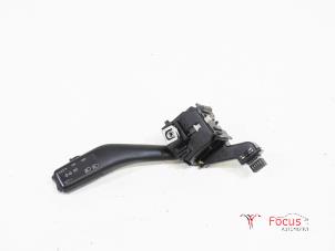Gebruikte Knipperlicht Schakelaar Seat Leon (1P1) 1.9 TDI 105 Prijs € 15,00 Margeregeling aangeboden door Focus Automotive