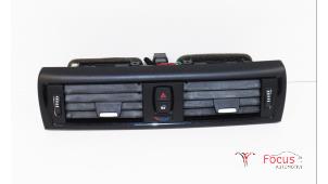 Gebruikte Luchtrooster Dashboard BMW 1 serie (F20) 116i 1.6 16V Prijs € 19,95 Margeregeling aangeboden door Focus Automotive