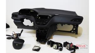 Gebruikte Airbag set + dashboard Peugeot 208 I (CA/CC/CK/CL) 1.2 Vti 12V PureTech 82 Prijs € 849,95 Margeregeling aangeboden door Focus Automotive