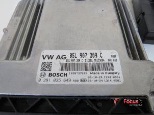 Kontaktslot + computer van een Volkswagen Golf VIII Variant (GC5) 2.0 TDI BlueMotion 16V 2021