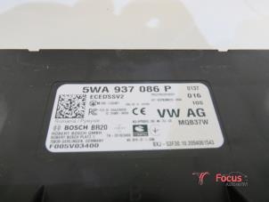 Kontaktslot + computer van een Volkswagen Golf VIII Variant (GC5) 2.0 TDI BlueMotion 16V 2021