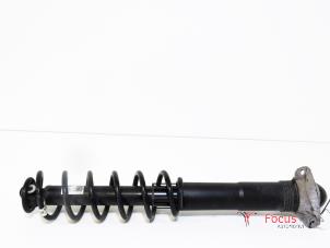 Gebruikte Schokdemper links-achter Volkswagen Golf VIII Variant (GC5) 2.0 TDI BlueMotion 16V Prijs € 55,00 Margeregeling aangeboden door Focus Automotive
