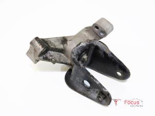 Gebruikte Versnellingsbak Steun Suzuki Alto 1.0 12V Prijs € 15,00 Margeregeling aangeboden door Focus Automotive