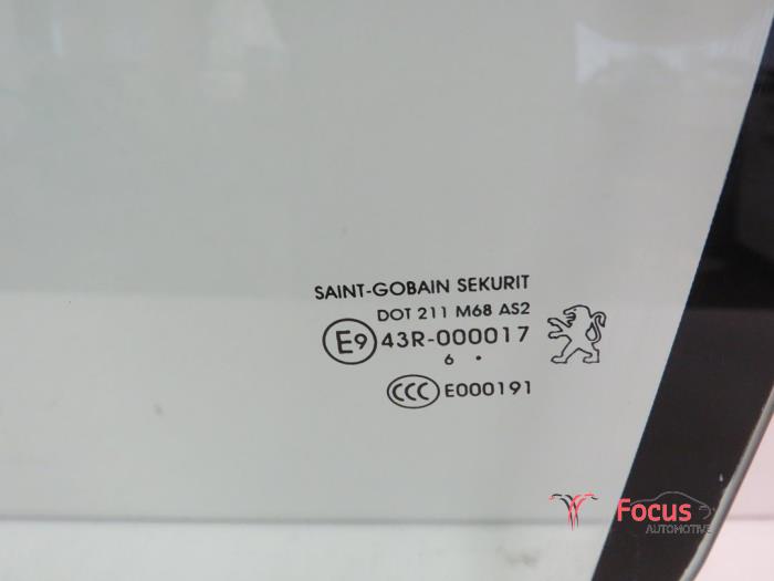 Deurruit 2Deurs links van een Peugeot 207 CC (WB) 1.6 16V 2007