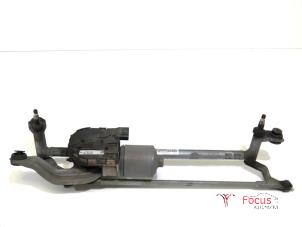 Gebruikte Ruitenwismotor + Mechaniek Volkswagen Golf VII (AUA) 1.2 TSI 16V Prijs € 7,95 Margeregeling aangeboden door Focus Automotive