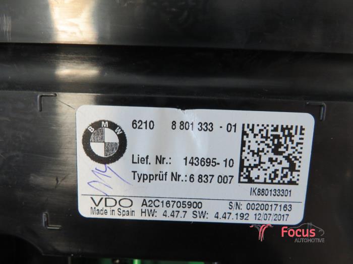 Kontaktslot + computer van een BMW 1 serie (F20) 118i 1.5 TwinPower 12V 2017