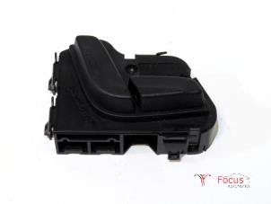 Gebruikte Schakelaar Stoelverstelling Mercedes C (W204) 2.2 C-200 CDI 16V Prijs € 15,00 Margeregeling aangeboden door Focus Automotive