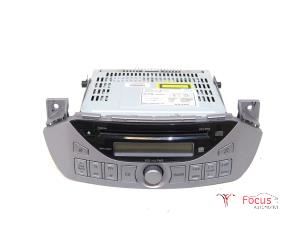 Gebruikte Radio CD Speler Nissan Pixo (D31S) 1.0 12V Prijs € 40,00 Margeregeling aangeboden door Focus Automotive