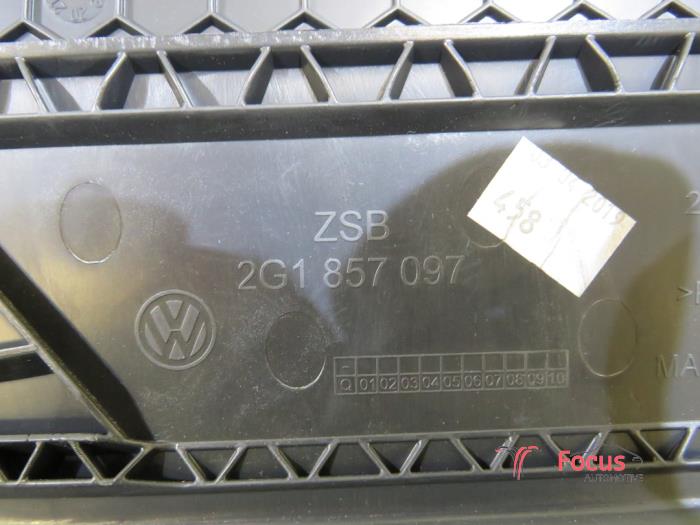 Dashboardkastje van een Volkswagen Polo VI (AW1) 1.0 MPi 12V 2019