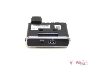 Gebruikte AUX/USB aansluiting Fiat 500 (312) 0.9 TwinAir 80 Prijs € 74,95 Margeregeling aangeboden door Focus Automotive